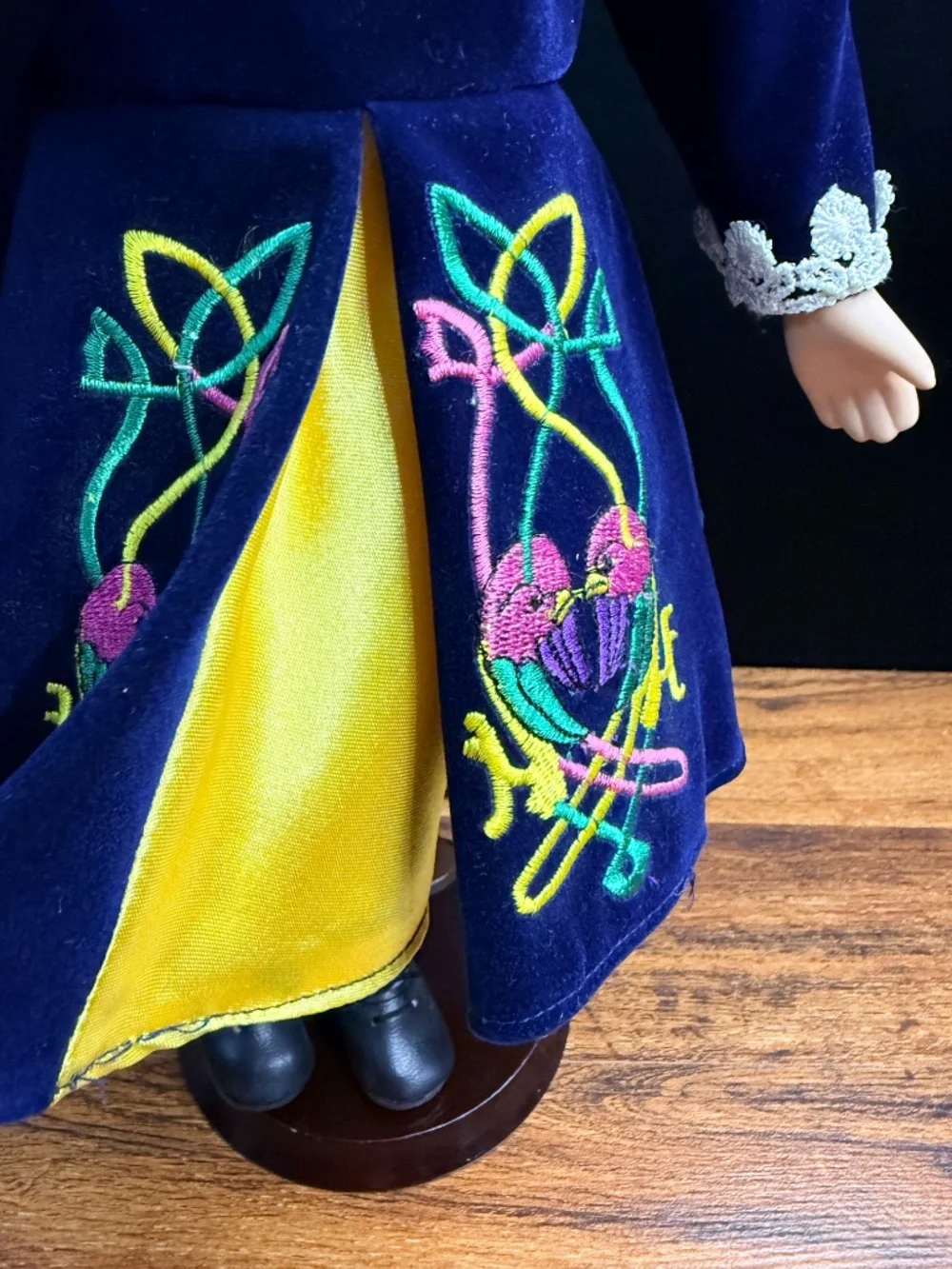 IRISH HERITAGE DOLL “Grainne” Fine Porcelain Collection Doll